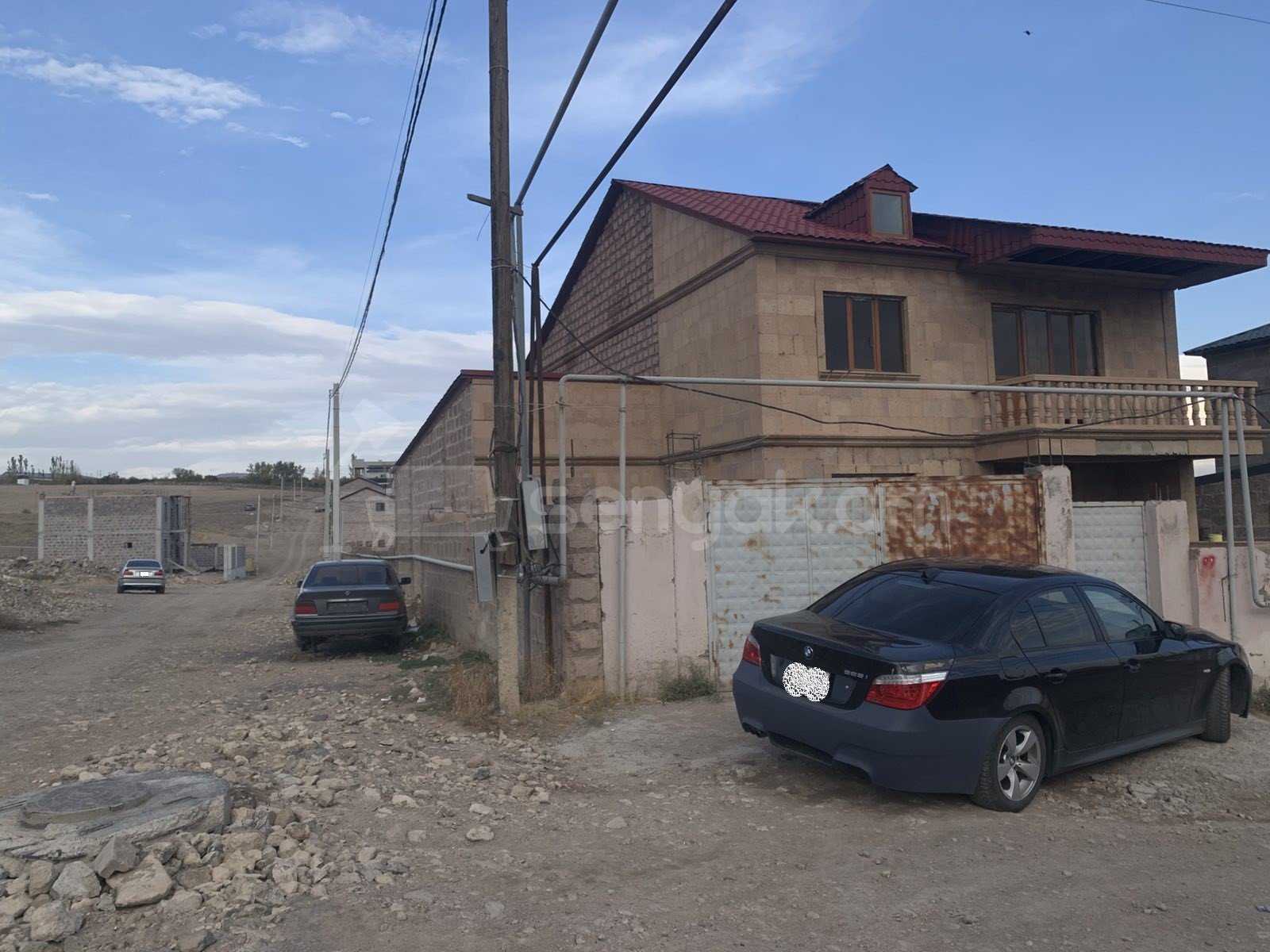 5 Սենյականոց Սեփական Տուն, 320քմ, Ավտոտնակով