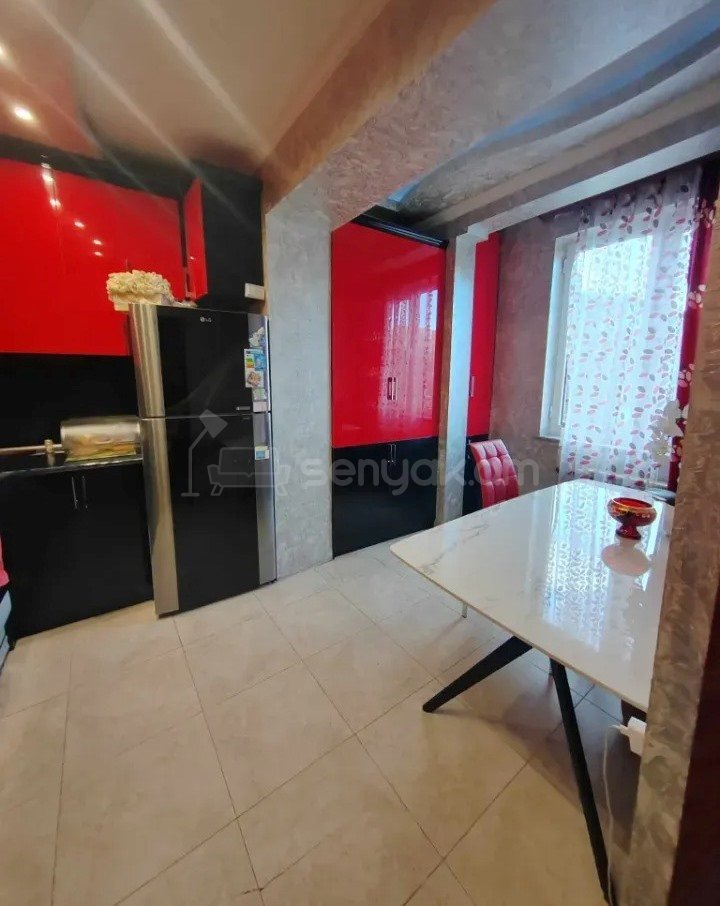 3 Սենյականոց Բնակարան Քարե Շենքում, 61քմ, 3/5 հարկ, Կապիտալ Վերանորոգված