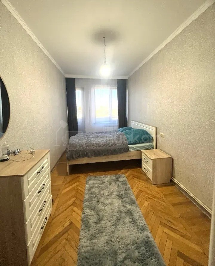 4 Սենյականոց Բնակարան Քարե Շենքում, 94քմ, 3/5 հարկ, Նորմալ Վիճակում