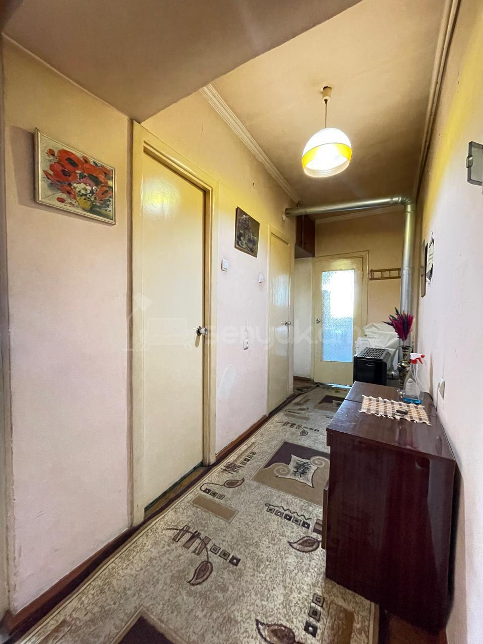 3 Սենյականոց Բնակարան Քարե Շենքում, 65քմ, 5/5 հարկ, Կոսմետիկ Վերանորոգված