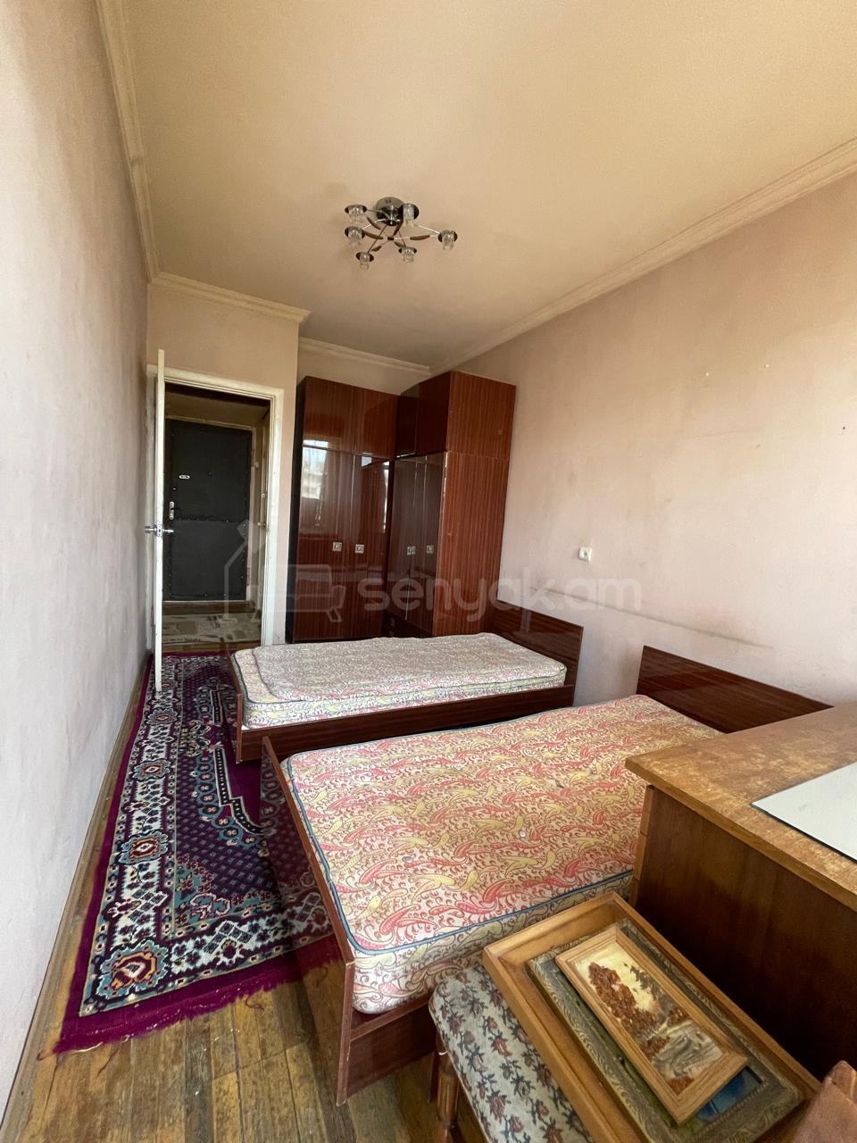 3 Սենյականոց Բնակարան Քարե Շենքում, 65քմ, 5/5 հարկ, Կոսմետիկ Վերանորոգված