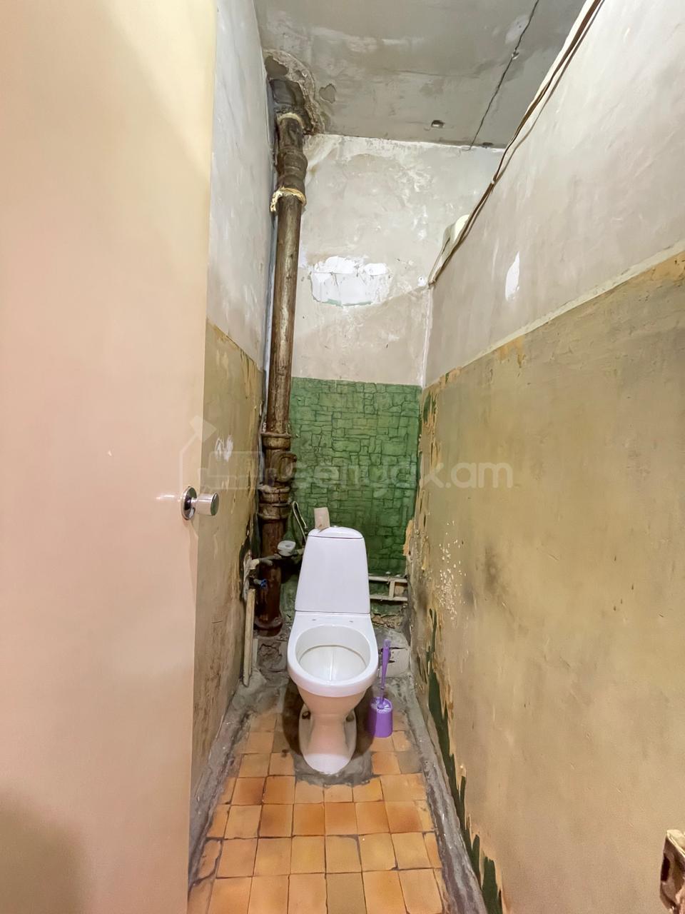 3 Սենյականոց Բնակարան Քարե Շենքում, 65քմ, 5/5 հարկ, Կոսմետիկ Վերանորոգված