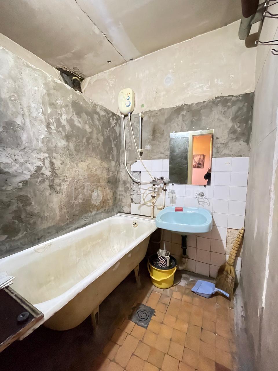 3 Սենյականոց Բնակարան Քարե Շենքում, 65քմ, 5/5 հարկ, Կոսմետիկ Վերանորոգված