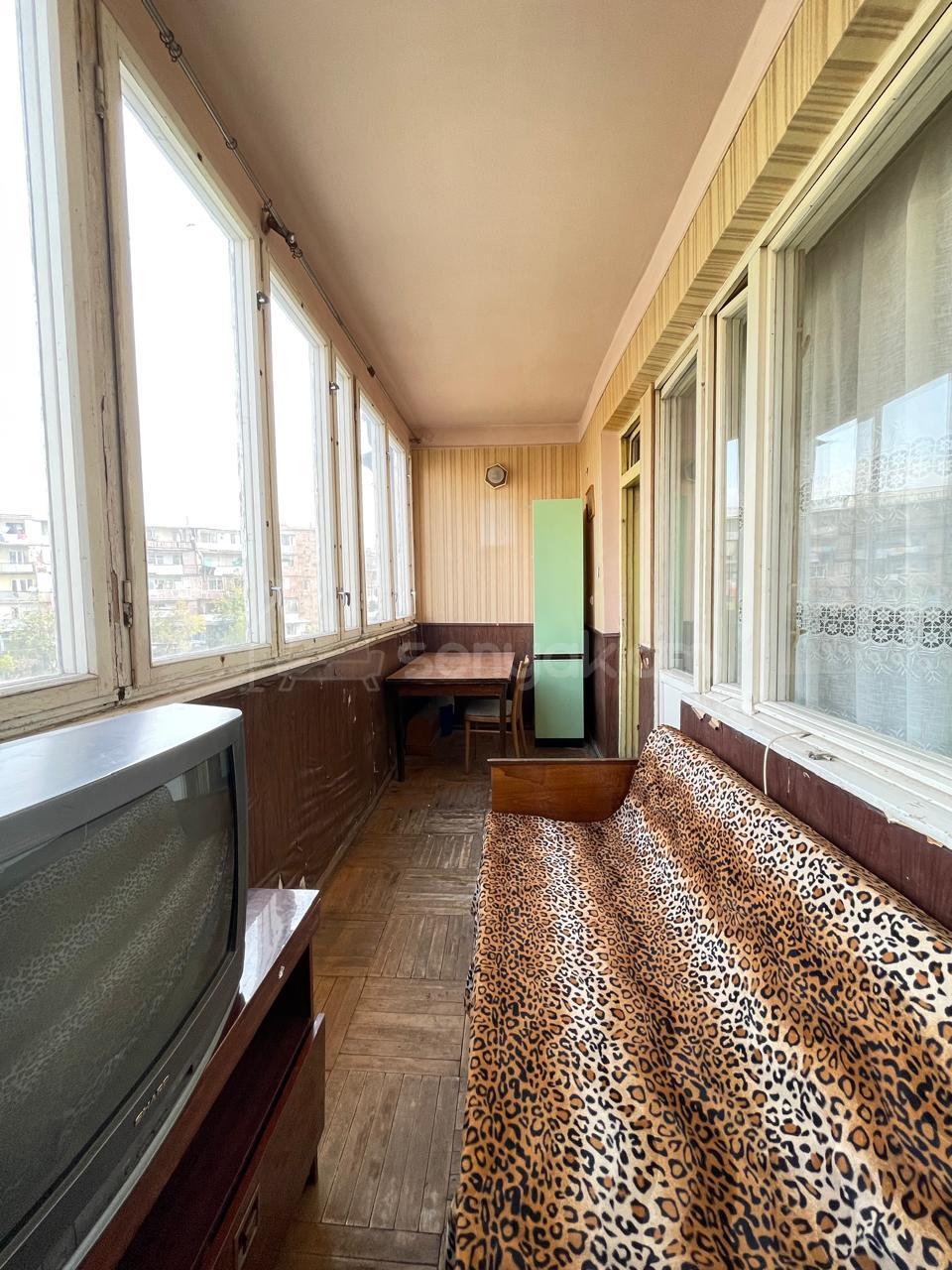 3 Սենյականոց Բնակարան Քարե Շենքում, 65քմ, 5/5 հարկ, Կոսմետիկ Վերանորոգված