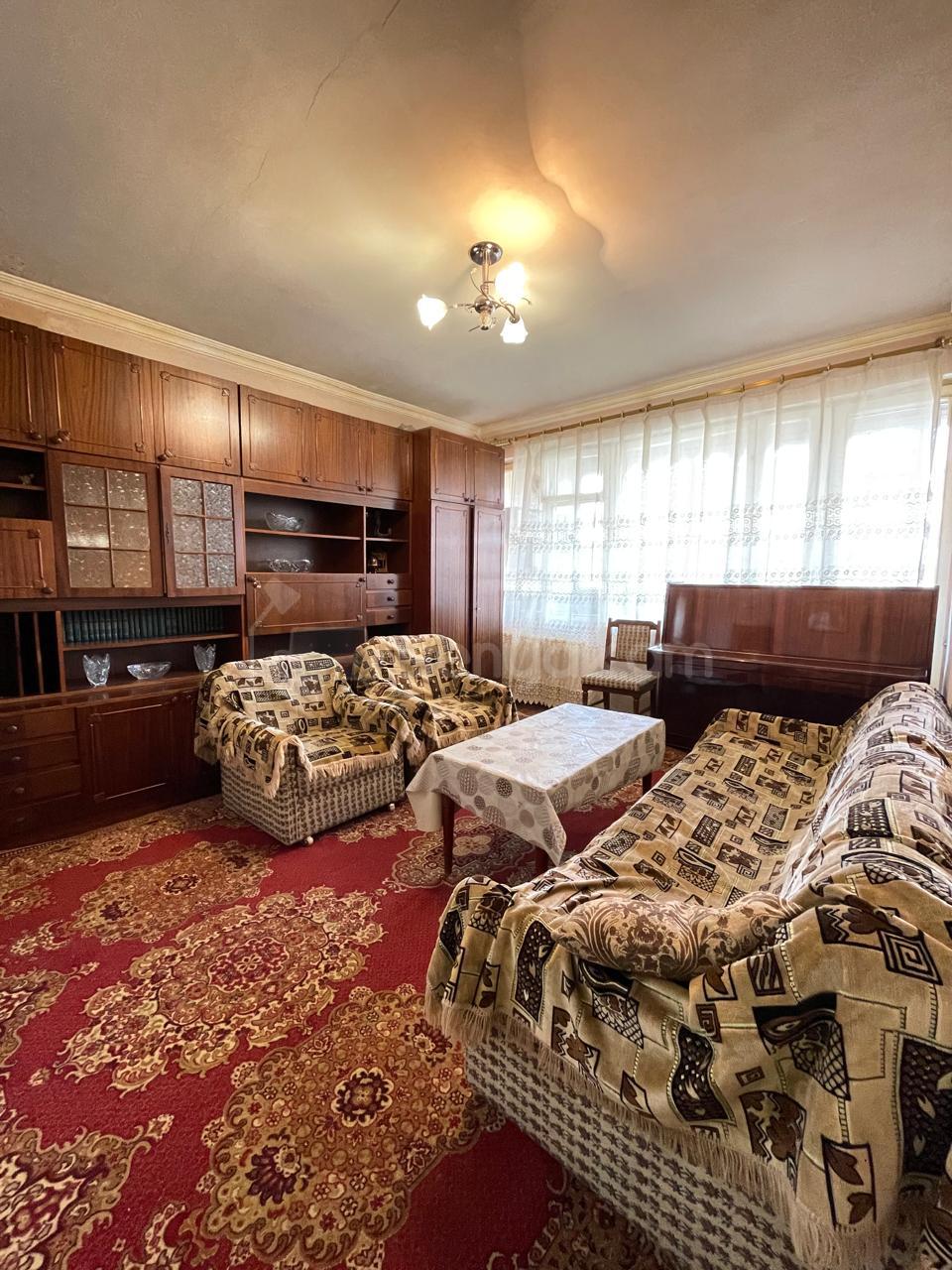 3 Սենյականոց Բնակարան Քարե Շենքում, 65քմ, 5/5 հարկ, Կոսմետիկ Վերանորոգված