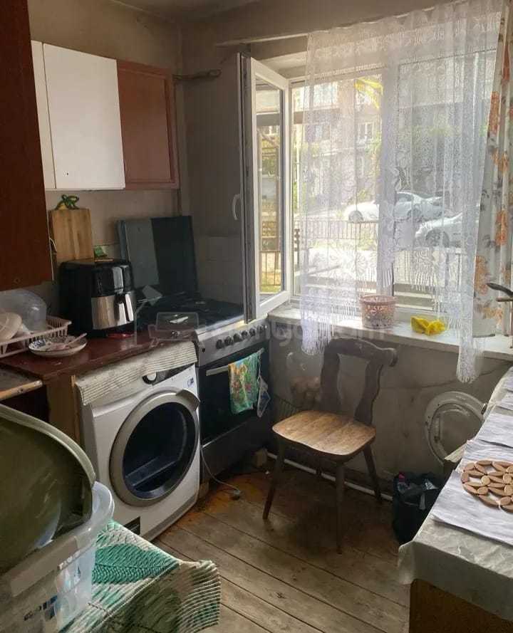 3 Սենյականոց Բնակարան, 65քմ, 1/4 հարկ, Կոսմետիկ Վերանորոգված