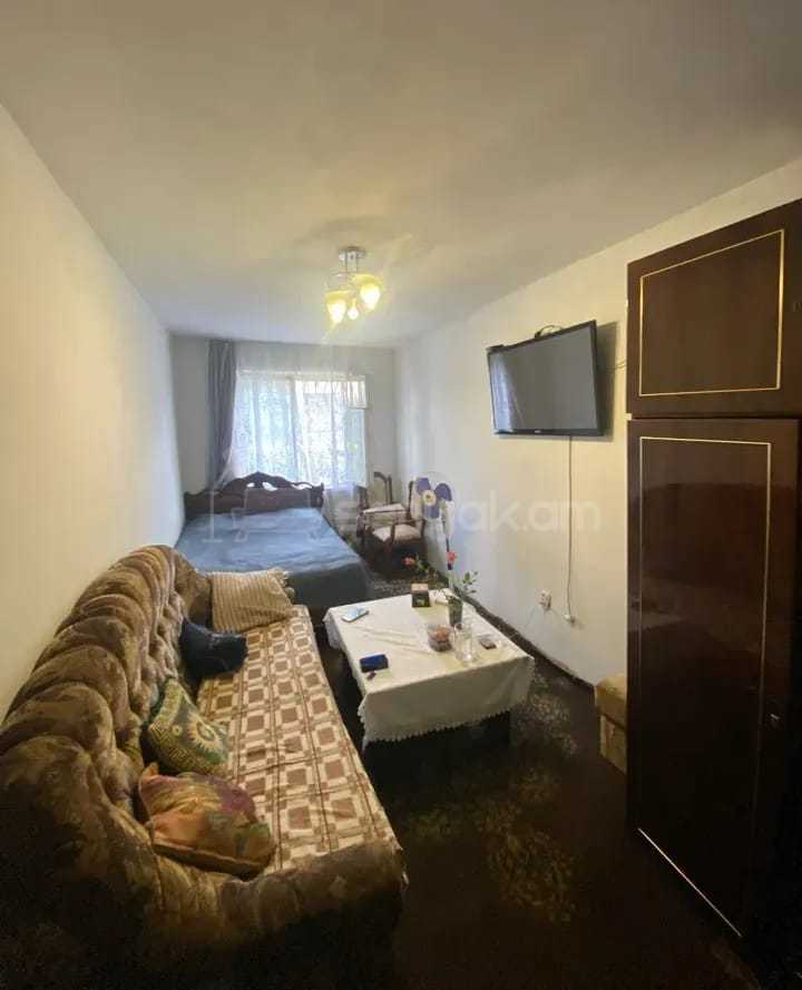 3 Սենյականոց Բնակարան, 65քմ, 1/4 հարկ, Կոսմետիկ Վերանորոգված