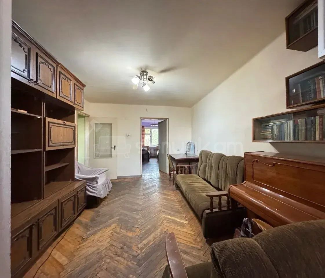 2 Սենյականոց Բնակարան Քարե Շենքում, 65քմ, 4/5 հարկ, Կապիտալ Վերանորոգված, Կահավորված