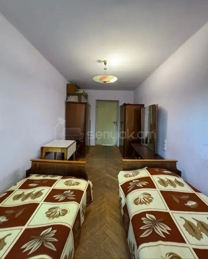 2 Սենյականոց Բնակարան Քարե Շենքում, 65քմ, 4/5 հարկ, Կապիտալ Վերանորոգված, Կահավորված