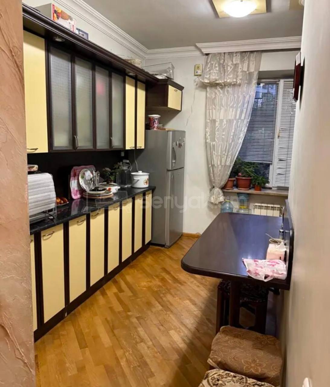 3 Սենյականոց Բնակարան Քարե Շենքում, 77քմ, 1/5 հարկ, Կապիտալ Վերանորոգված