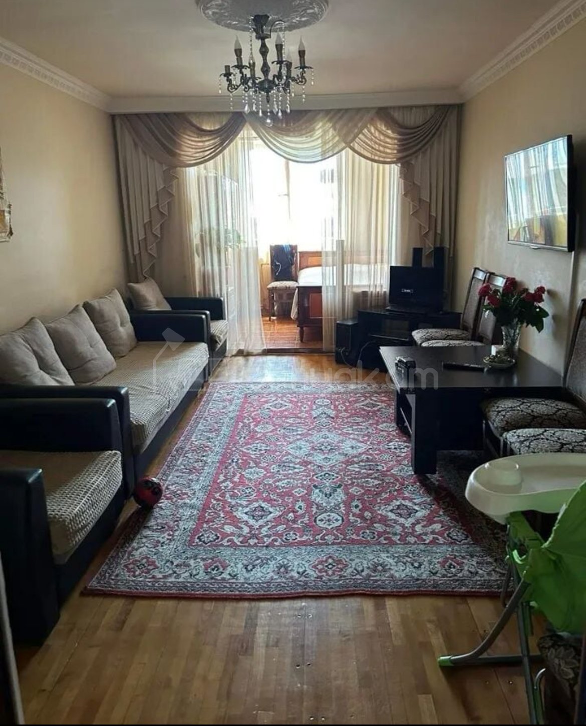 3 Սենյականոց Բնակարան Քարե Շենքում, 80քմ, 4/5 հարկ, Նորմալ Վիճակում