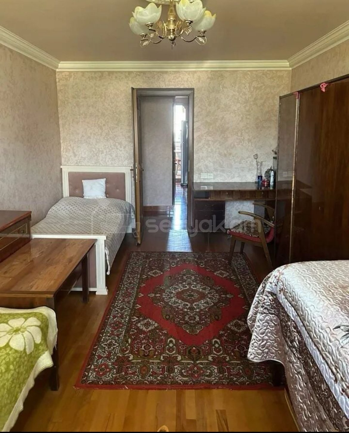 3 Սենյականոց Բնակարան Քարե Շենքում, 80քմ, 4/5 հարկ, Նորմալ Վիճակում