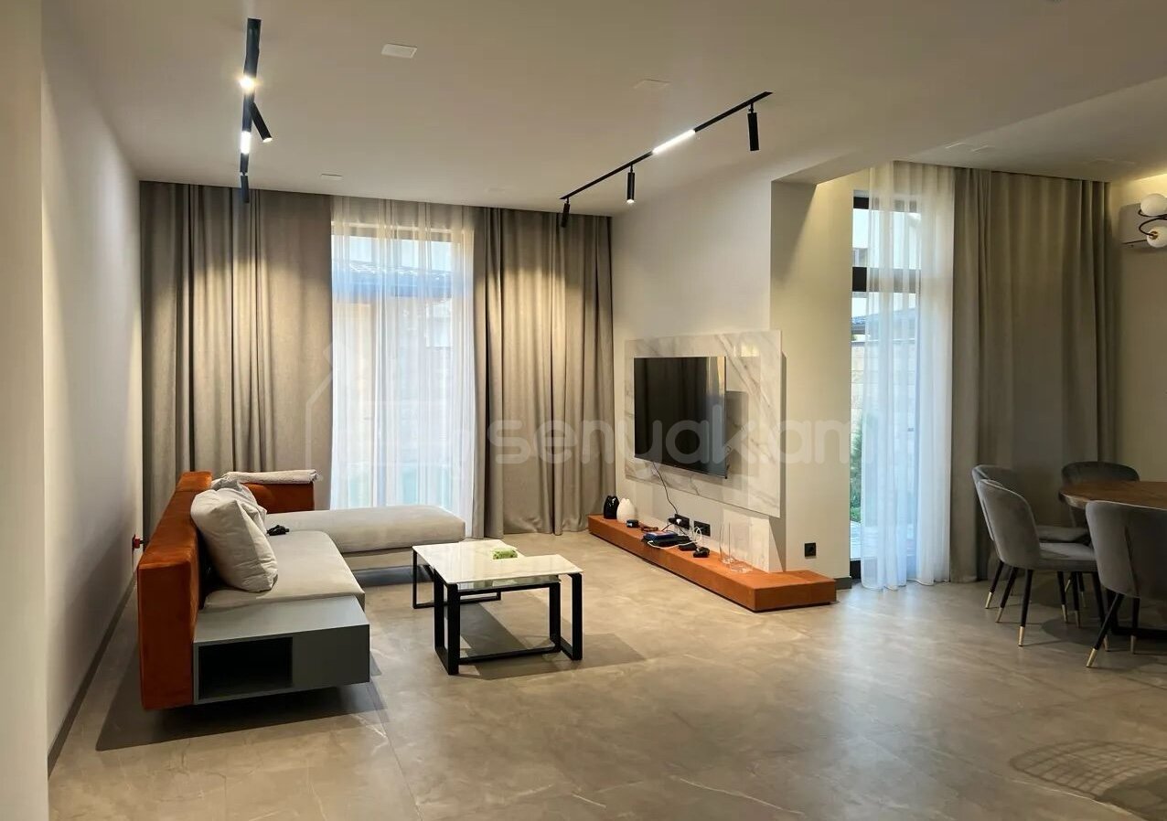 4 Սենյականոց Շքեղ Առանձնատուն, 220քմ, Ավտոտնակով