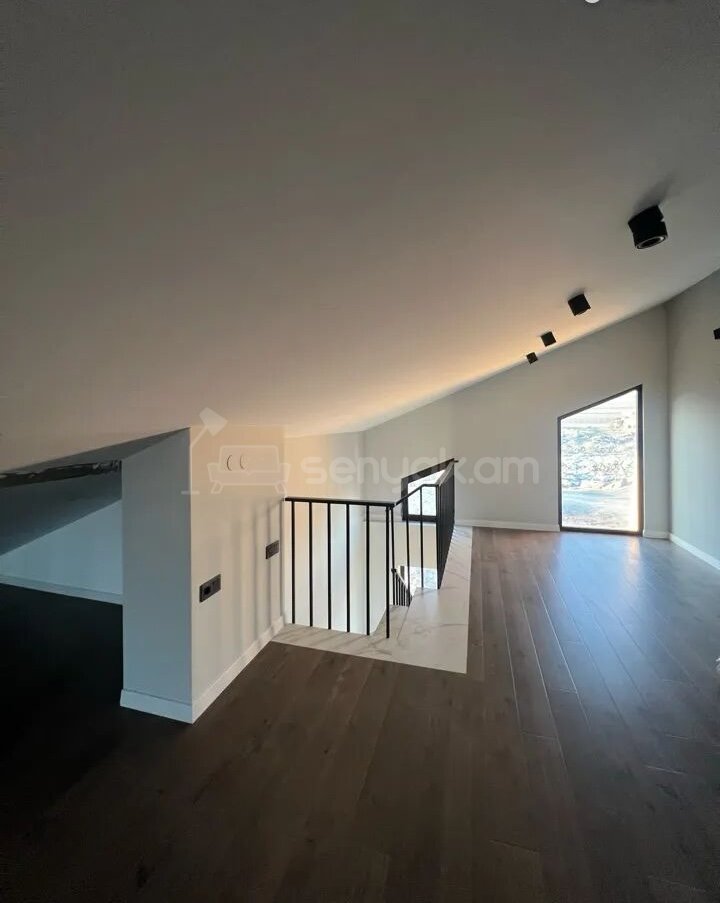 4 Սենյականոց Շքեղ Առանձնատուն, 220քմ, Ավտոտնակով