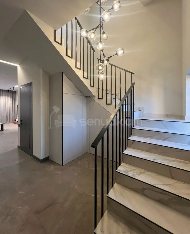 4 Սենյականոց Շքեղ Առանձնատուն, 220քմ, Ավտոտնակով