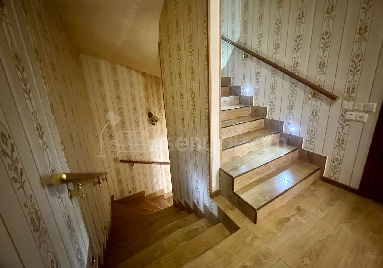 7 Սենյականոց Շքեղ Առանձնատուն, 114քմ, Ավտոտնակով