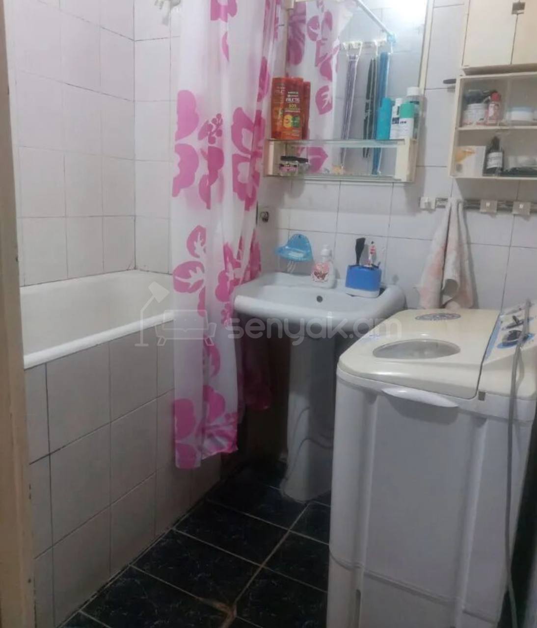 3 Սենյականոց Բնակարան, 78քմ, 9/9 հարկ, Պետական Վիճակում