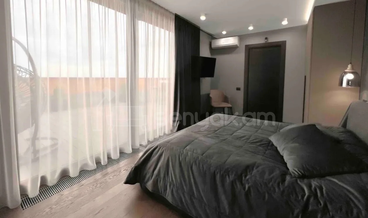 4 Սենյականոց Բնակարան, 270քմ, 16/17 հարկ, Դիզայներական Վերանորոգված, Կահավորված, Արևկող