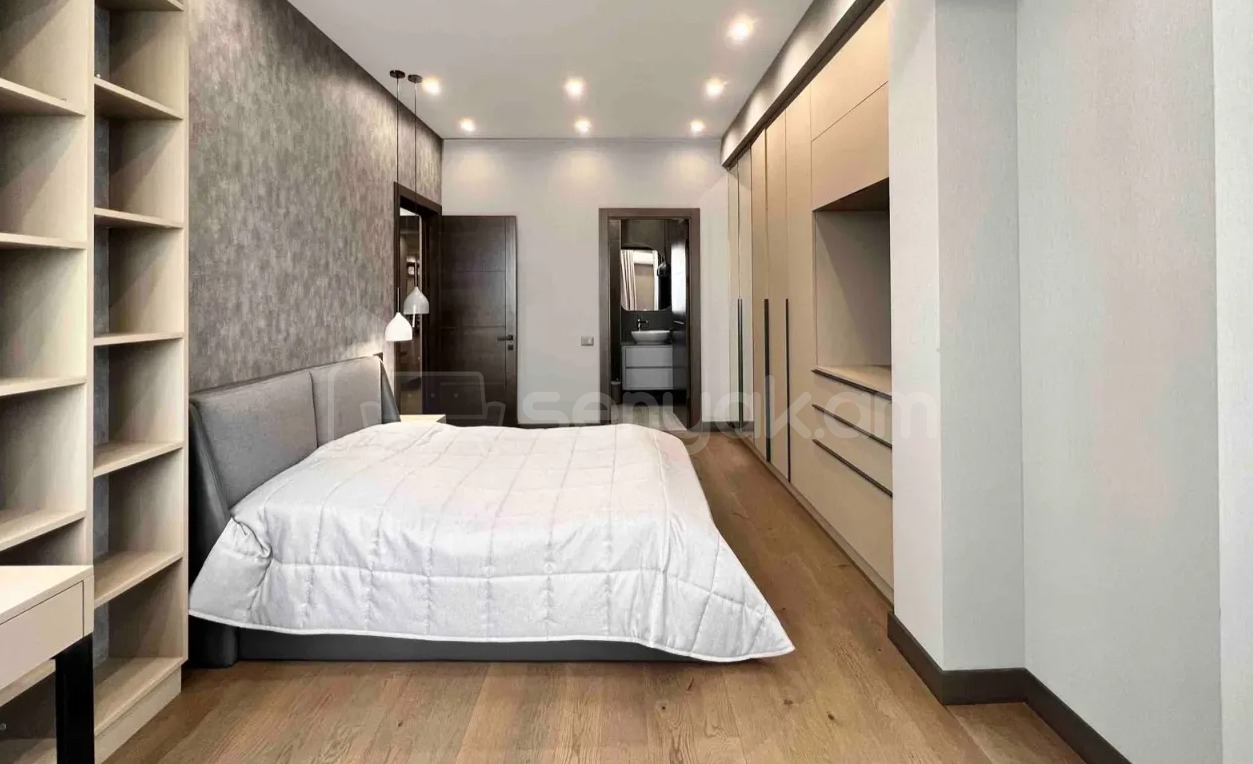 4 Սենյականոց Բնակարան, 270քմ, 16/17 հարկ, Դիզայներական Վերանորոգված, Կահավորված, Արևկող