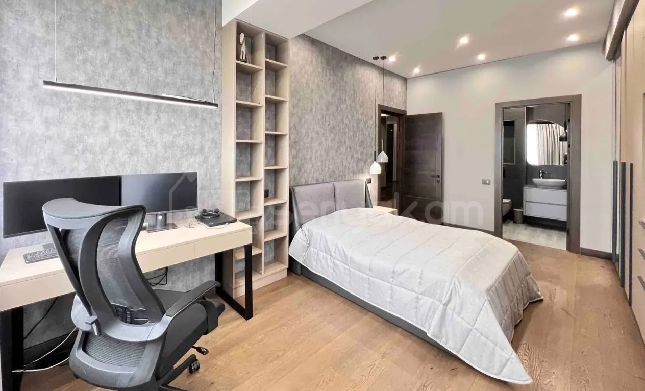 4 Սենյականոց Բնակարան, 270քմ, 16/17 հարկ, Դիզայներական Վերանորոգված, Կահավորված, Արևկող