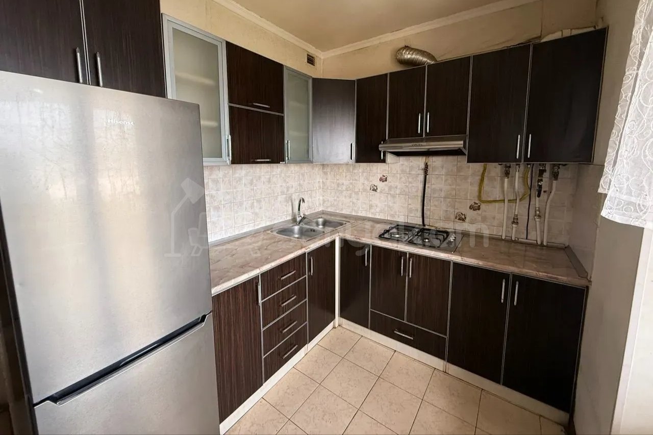 3 Սենյականոց Բնակարան Քարե Շենքում, 62քմ, 4/5 հարկ, Նորմալ Վիճակում, Կահավորված, Արևկող