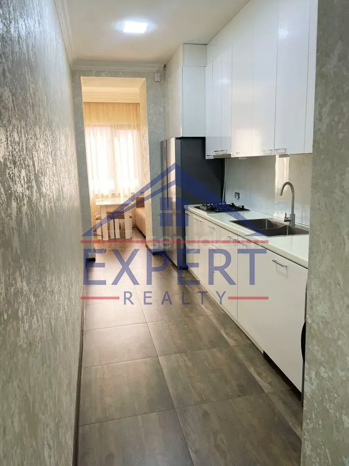 4 Սենյականոց Բնակարան Քարե Շենքում, 85քմ, 2/4 հարկ, Կապիտալ Վերանորոգված