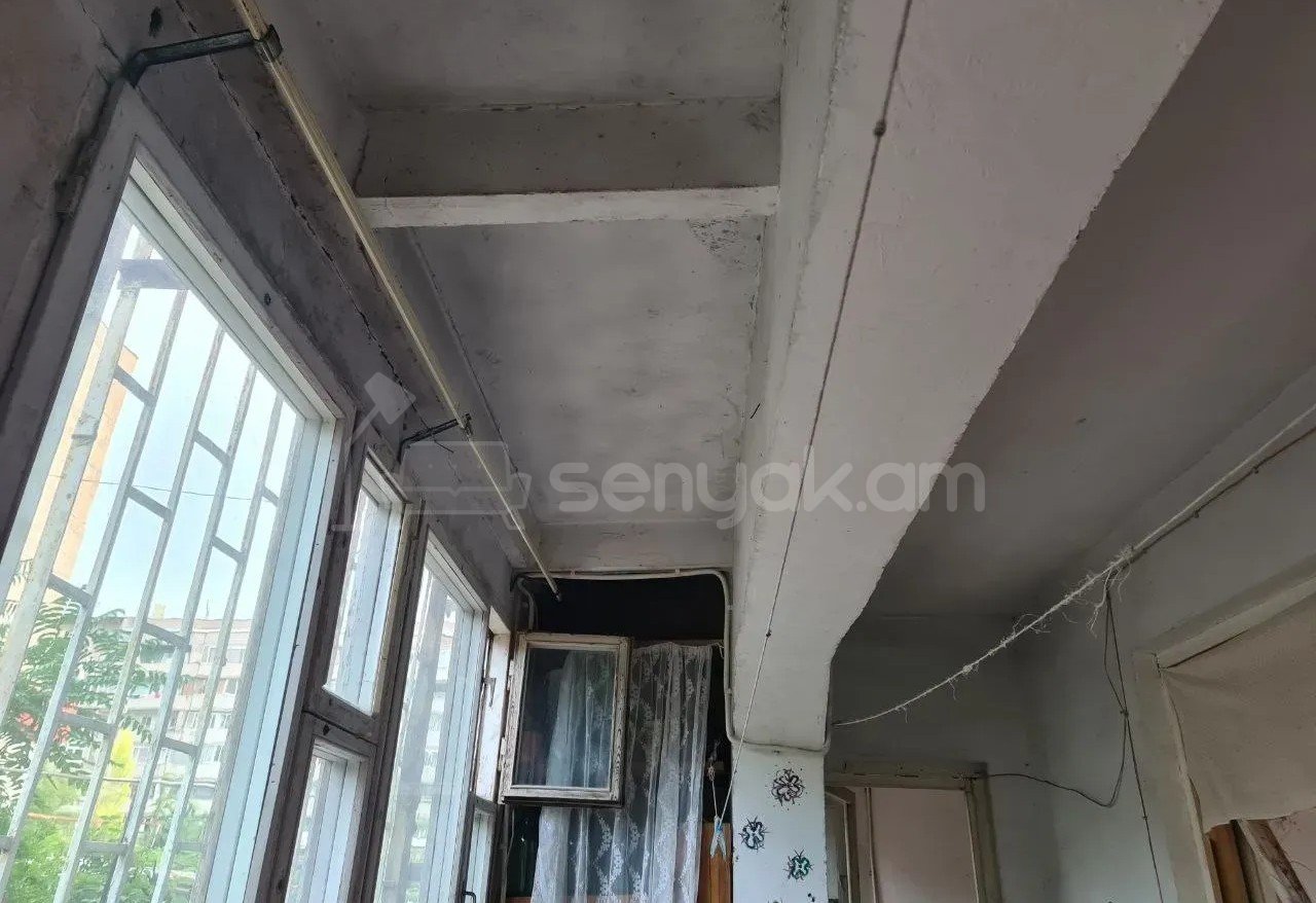 3 Սենյականոց Բնակարան, 74քմ, 1/9 հարկ, Պետական Վիճակում