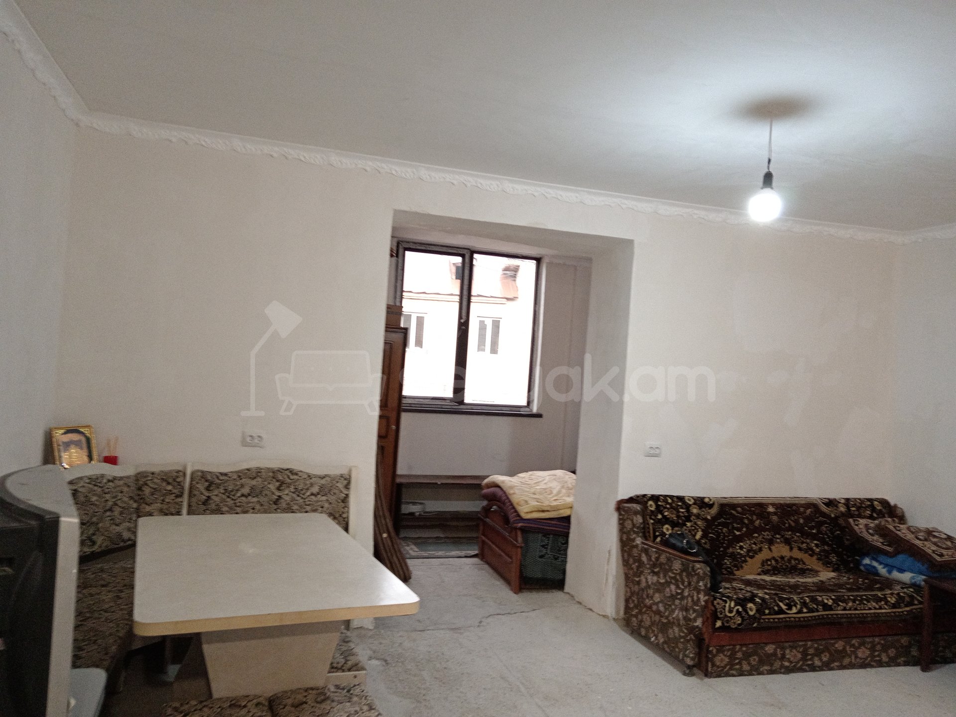 2 Սենյականոց Բնակարան Քարե Շենքում, 40քմ, 1/4 հարկ, Կապիտալ Վերանորոգված