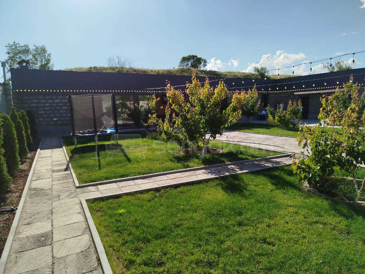 3 Սենյականոց Ամառանոց, 100քմ, Լողավազանով