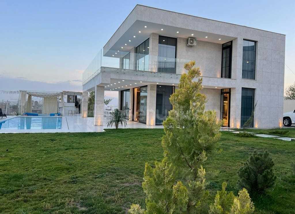 5 Սենյականոց Շքեղ Առանձնատուն, 300քմ, Լողավազանով