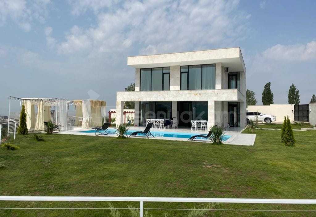 5 Սենյականոց Շքեղ Առանձնատուն, 300քմ, Լողավազանով