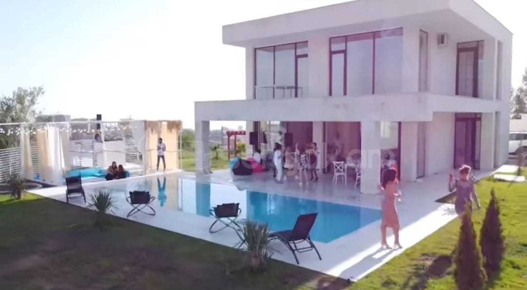 5 Սենյականոց Շքեղ Առանձնատուն, 300քմ, Լողավազանով