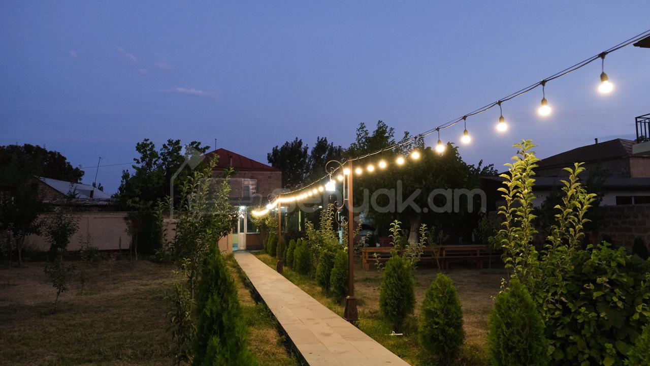 5 Սենյականոց Շքեղ Առանձնատուն, 200քմ, Լողավազանով