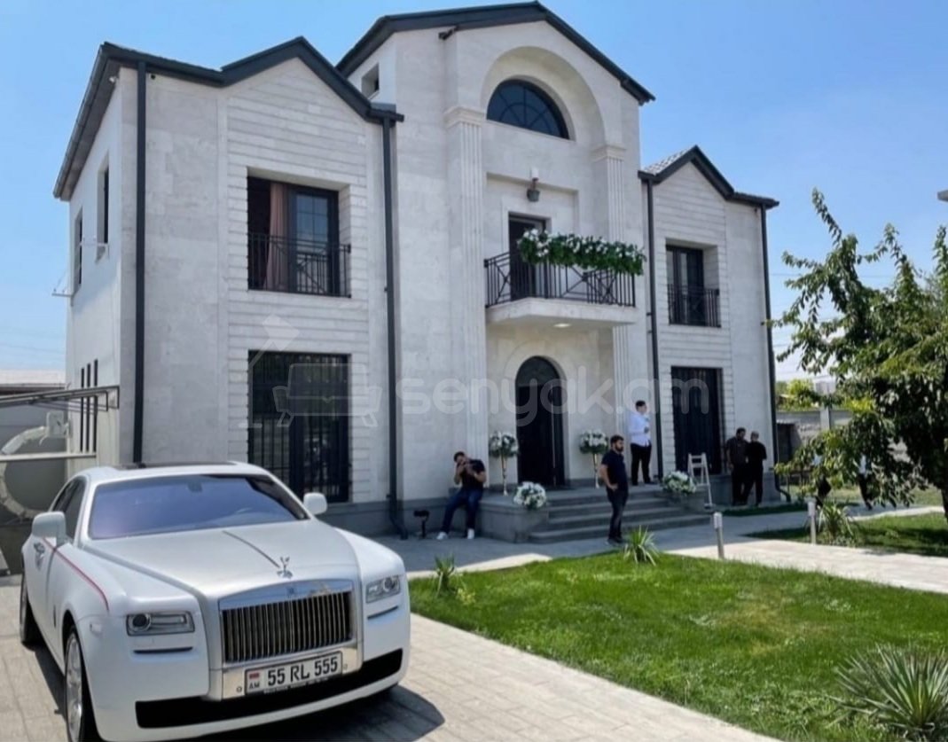 5 Սենյականոց Շքեղ Առանձնատուն, 300քմ, Լողավազանով