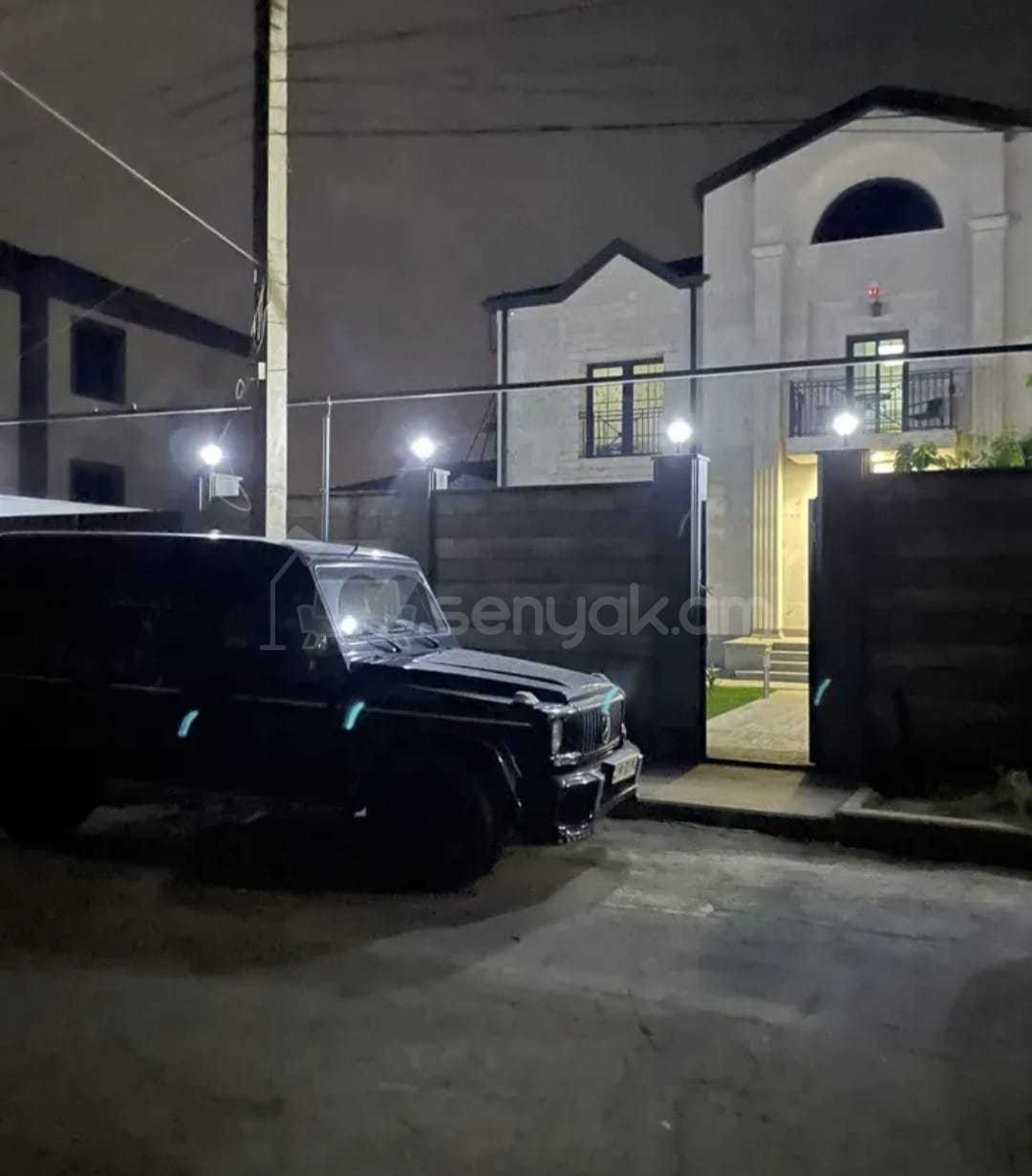 5 Սենյականոց Շքեղ Առանձնատուն, 300քմ, Լողավազանով