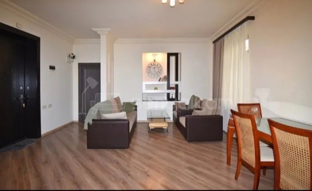 2 Սենյականոց Բնակարան Քարե Շենքում, 62քմ, 3/5 հարկ, Դիզայներական Վերանորոգված, Կահավորված, Արևկող