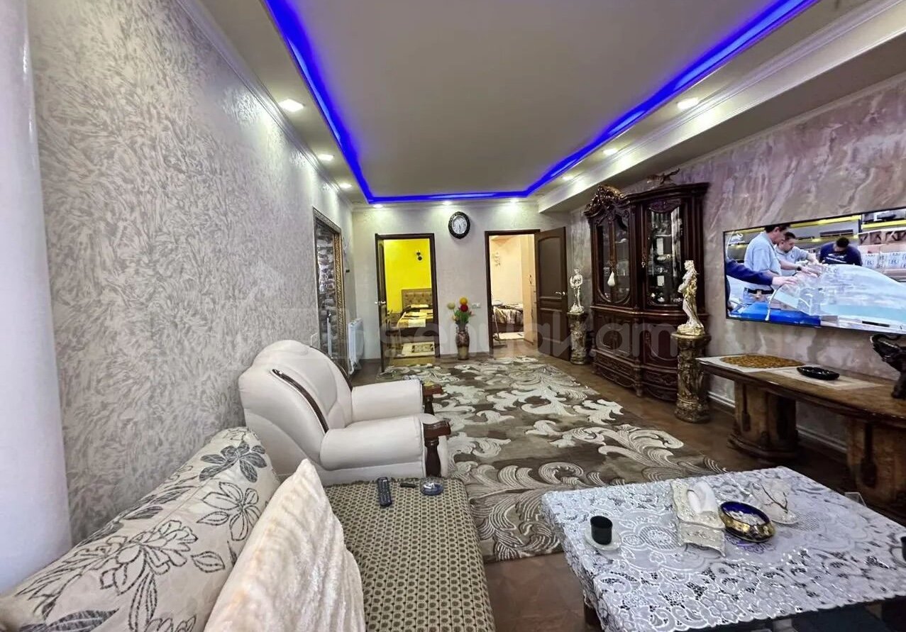 3 Սենյականոց Բնակարան, 61քմ, 3/10 հարկ, Կապիտալ Վերանորոգված