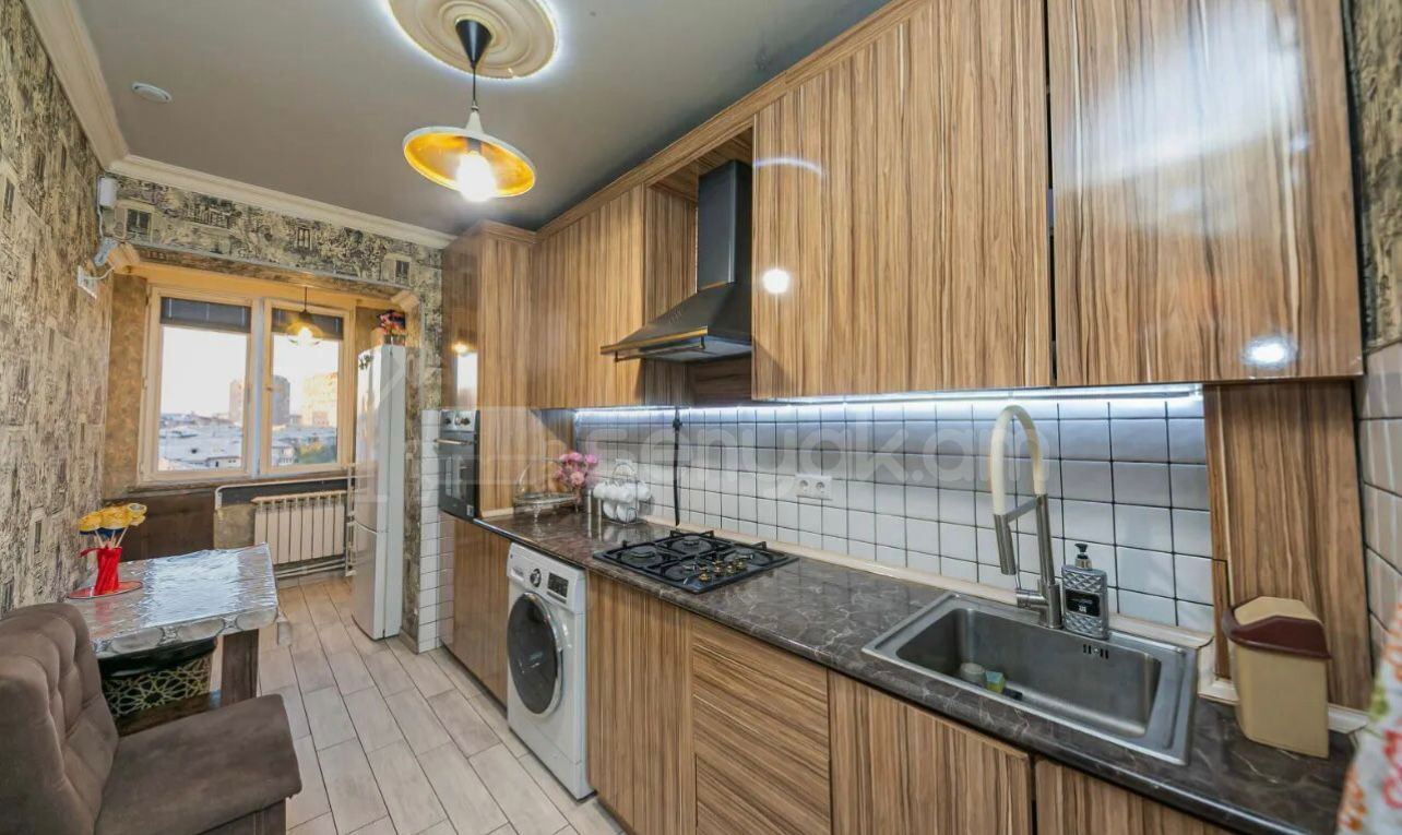 3 Սենյականոց Բնակարան, 65քմ, 8/9 հարկ, Կապիտալ Վերանորոգված