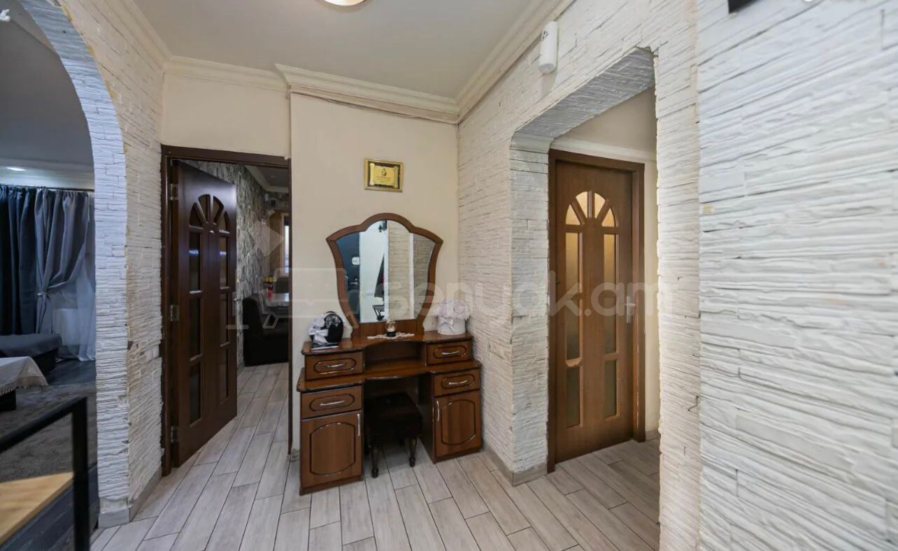 3 Սենյականոց Բնակարան, 65քմ, 8/9 հարկ, Կապիտալ Վերանորոգված