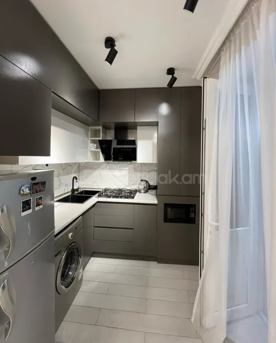 2 Սենյականոց Բնակարան Քարե Շենքում, 54քմ, 5/5 հարկ, Կապիտալ Վերանորոգված