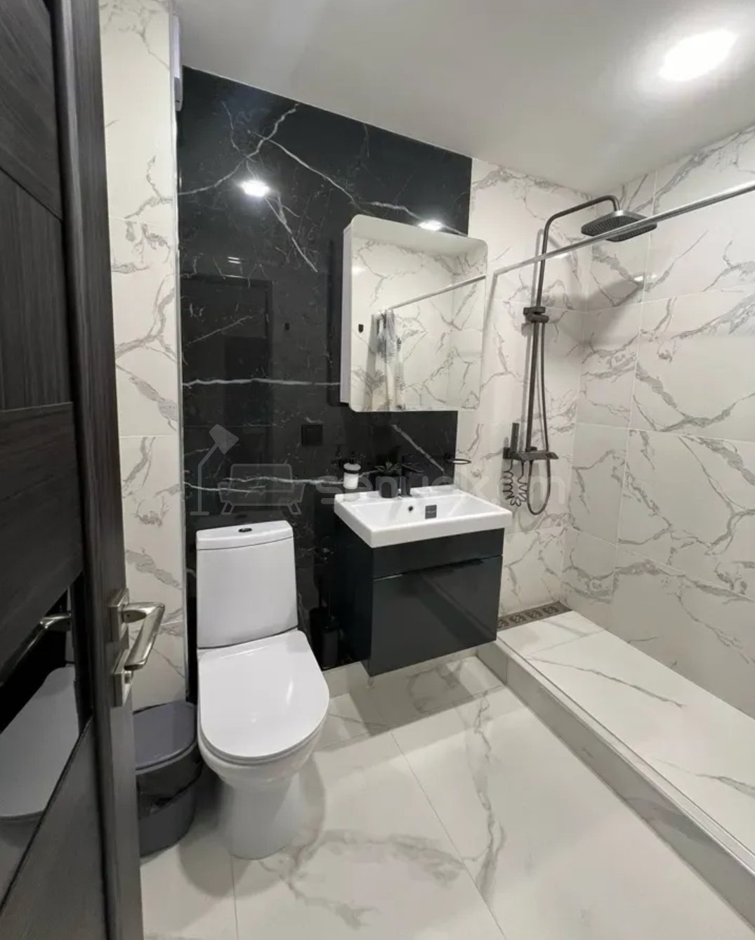 2 Սենյականոց Բնակարան Քարե Շենքում, 54քմ, 5/5 հարկ, Կապիտալ Վերանորոգված