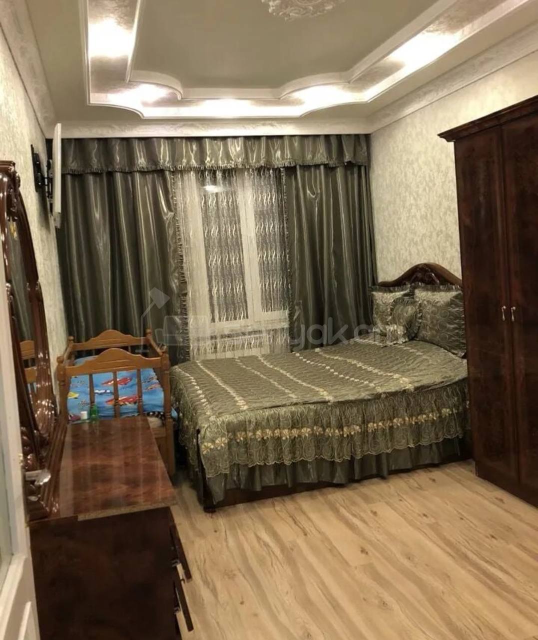 3 Սենյականոց Բնակարան Քարե Շենքում, 78քմ, 2/9 հարկ, Նորմալ Վիճակում, Կահավորված