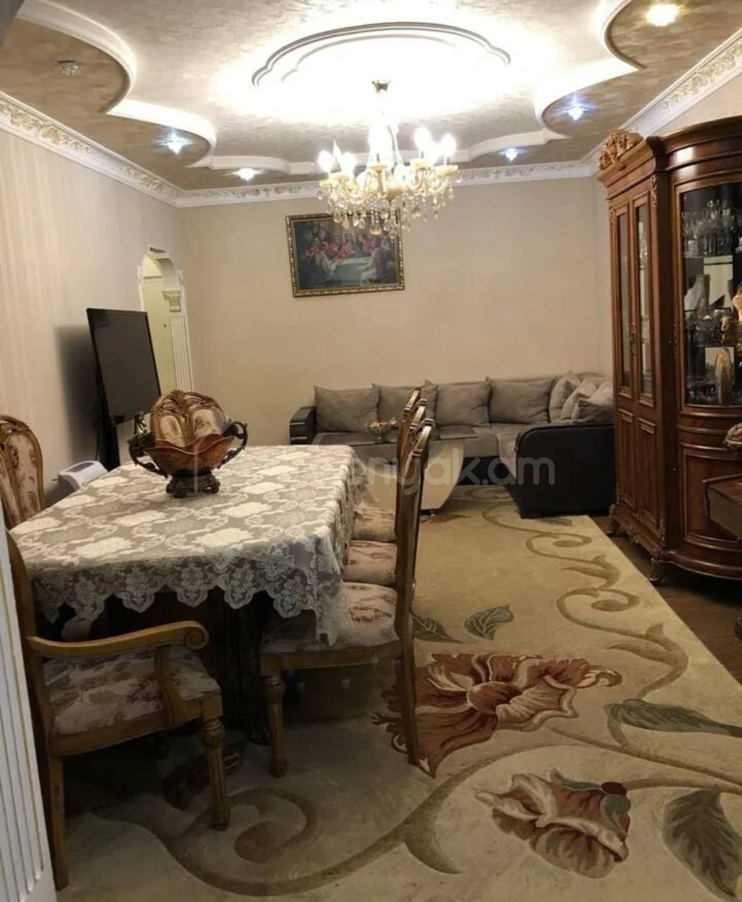 3 Սենյականոց Բնակարան Քարե Շենքում, 78քմ, 2/9 հարկ, Նորմալ Վիճակում, Կահավորված