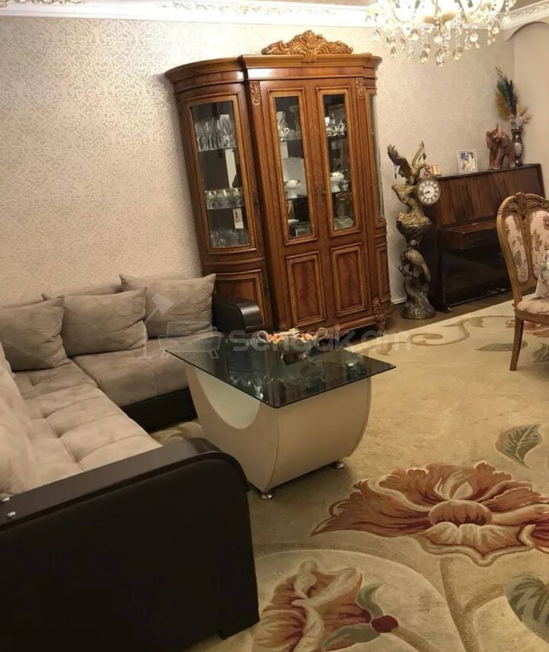 3 Սենյականոց Բնակարան Քարե Շենքում, 78քմ, 2/9 հարկ, Նորմալ Վիճակում, Կահավորված