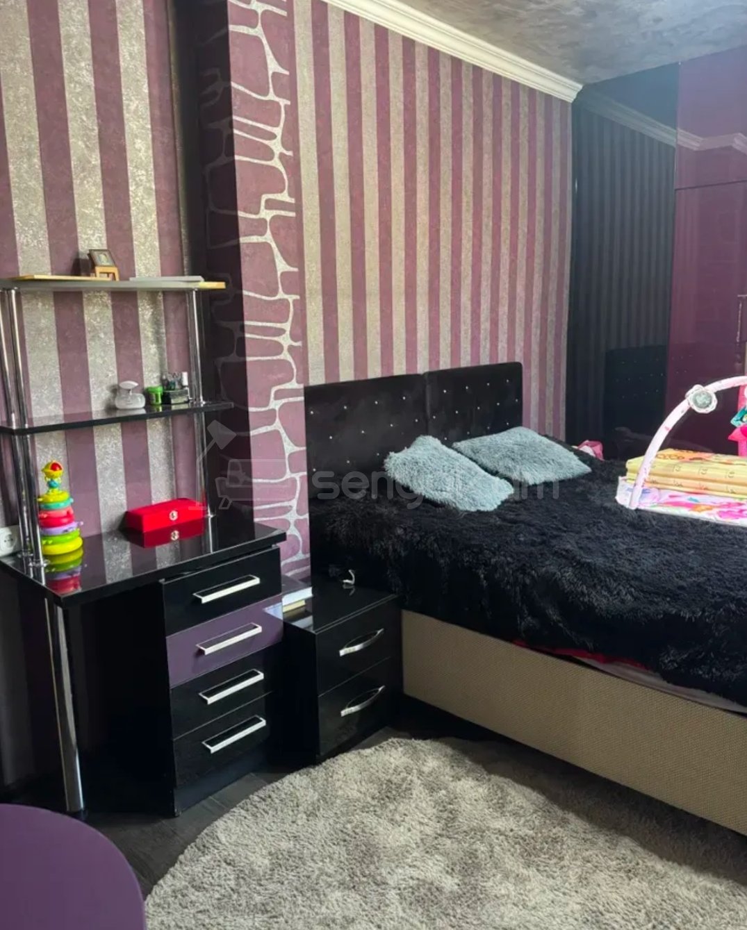 4 Սենյականոց Բնակարան Քարե Շենքում, 117քմ, 3/5 հարկ, Դիզայներական Վերանորոգված