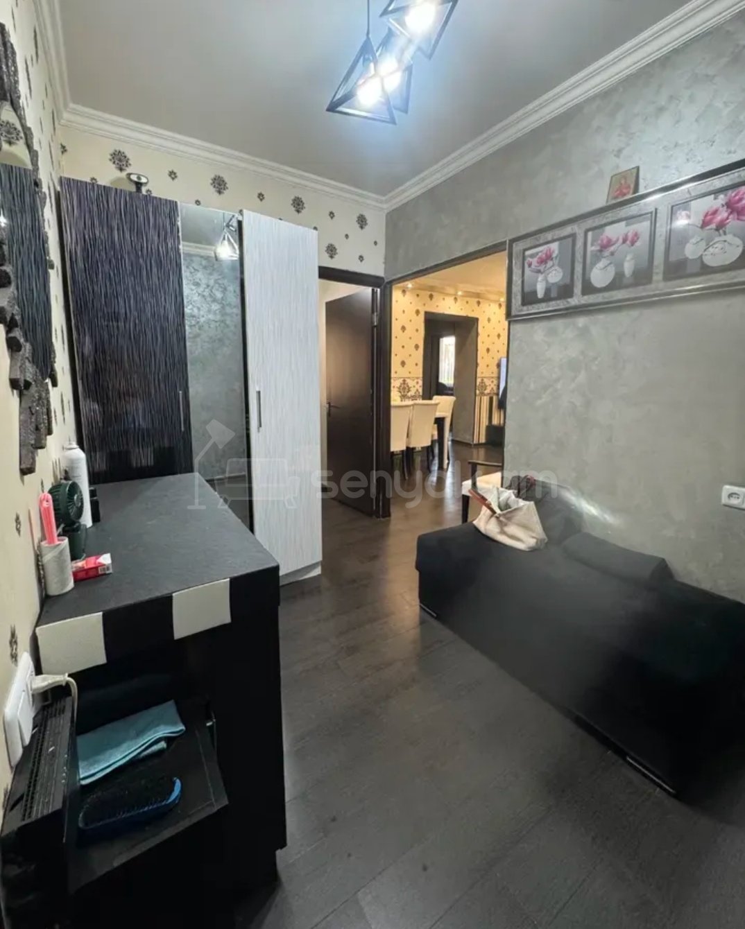 4 Սենյականոց Բնակարան Քարե Շենքում, 117քմ, 3/5 հարկ, Դիզայներական Վերանորոգված