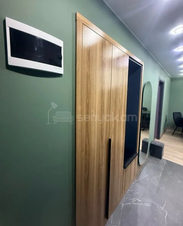 2 Սենյականոց Բնակարան Քարե Շենքում, 53քմ, 3/5 հարկ, Դիզայներական Վերանորոգված