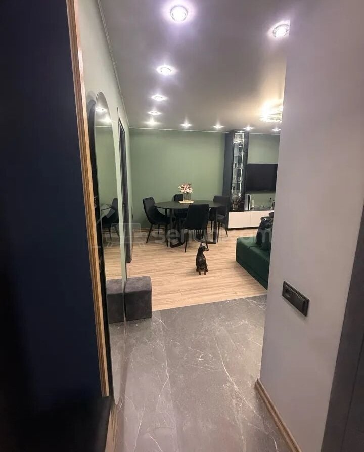 2 Սենյականոց Բնակարան Քարե Շենքում, 53քմ, 3/5 հարկ, Դիզայներական Վերանորոգված