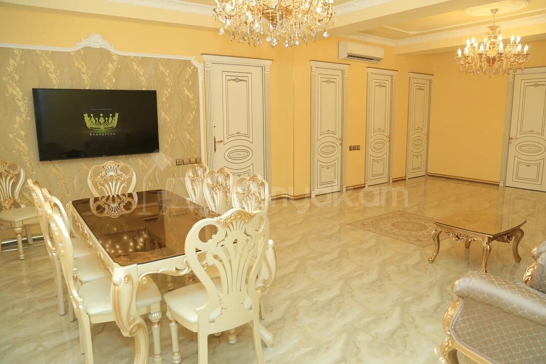 6 Սենյականոց Շքեղ Առանձնատուն, 200քմ