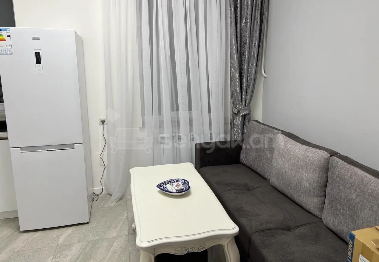 2 Սենյականոց Բնակարան Քարե Շենքում, 43քմ, 2/2 հարկ, Կապիտալ Վերանորոգված, Կահավորված